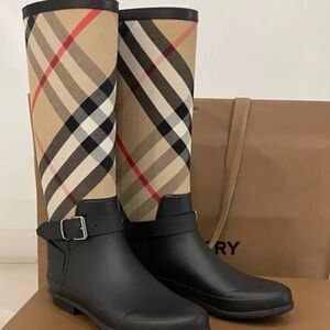 Burberry Black and Beige Checkered Boots